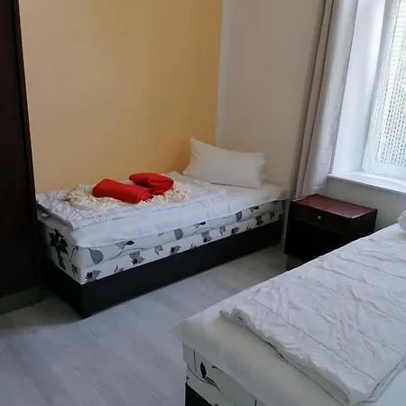 1 Thaetner Apartment