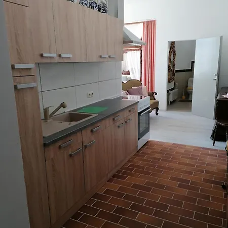 1 Thaetner Apartment *
